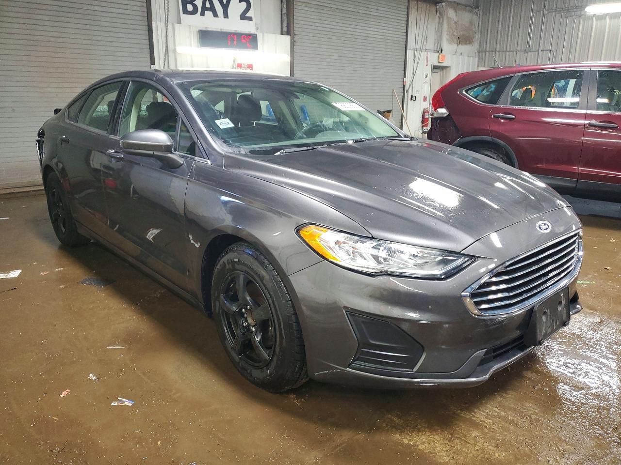 2020 Ford Fusion se