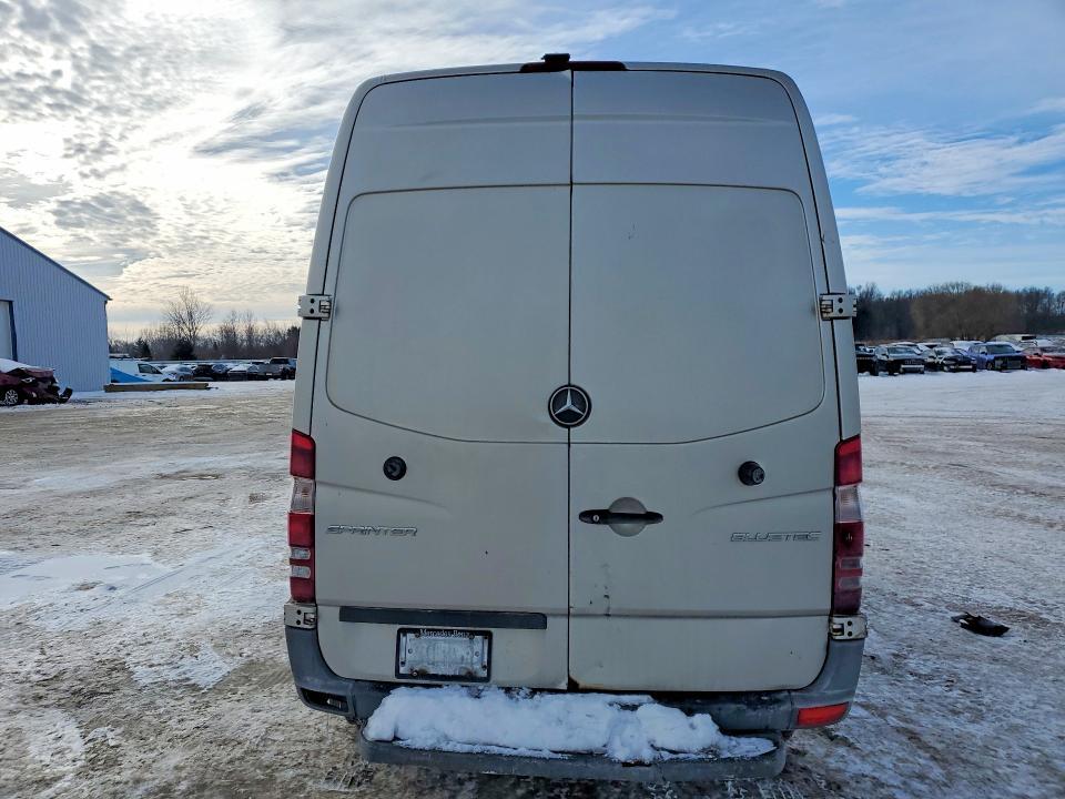 2016 Mercedes-Benz 2016 Mercedes Benz Sprinter 2500 Delivery van