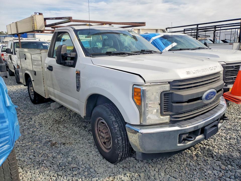 2017 Ford F250 Super Duty Utility / Service Truck