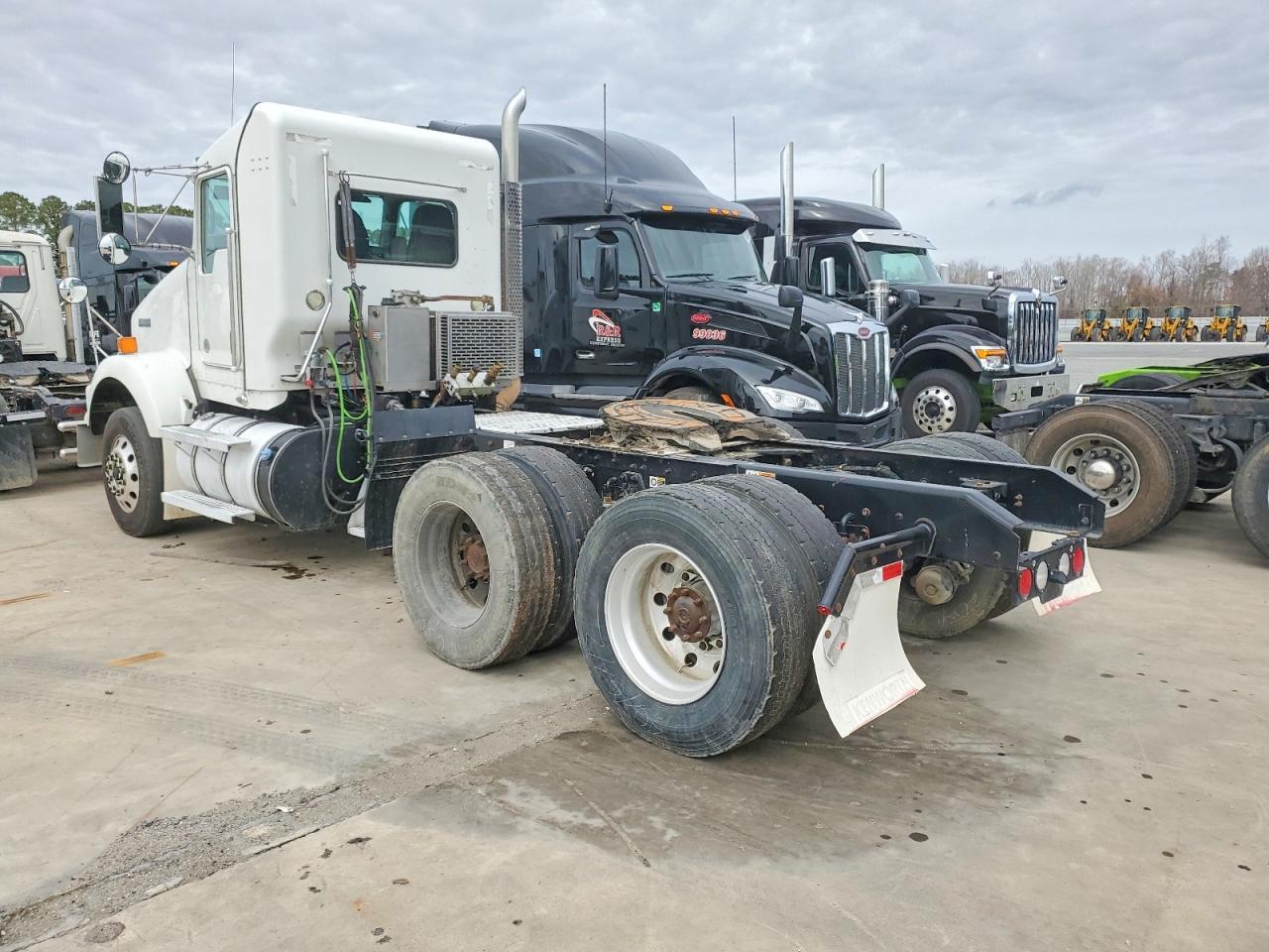 2019 Kenworth T800 Semi Truck