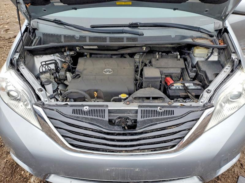 2016 Toyota Sienna xle Premium 7-passenger