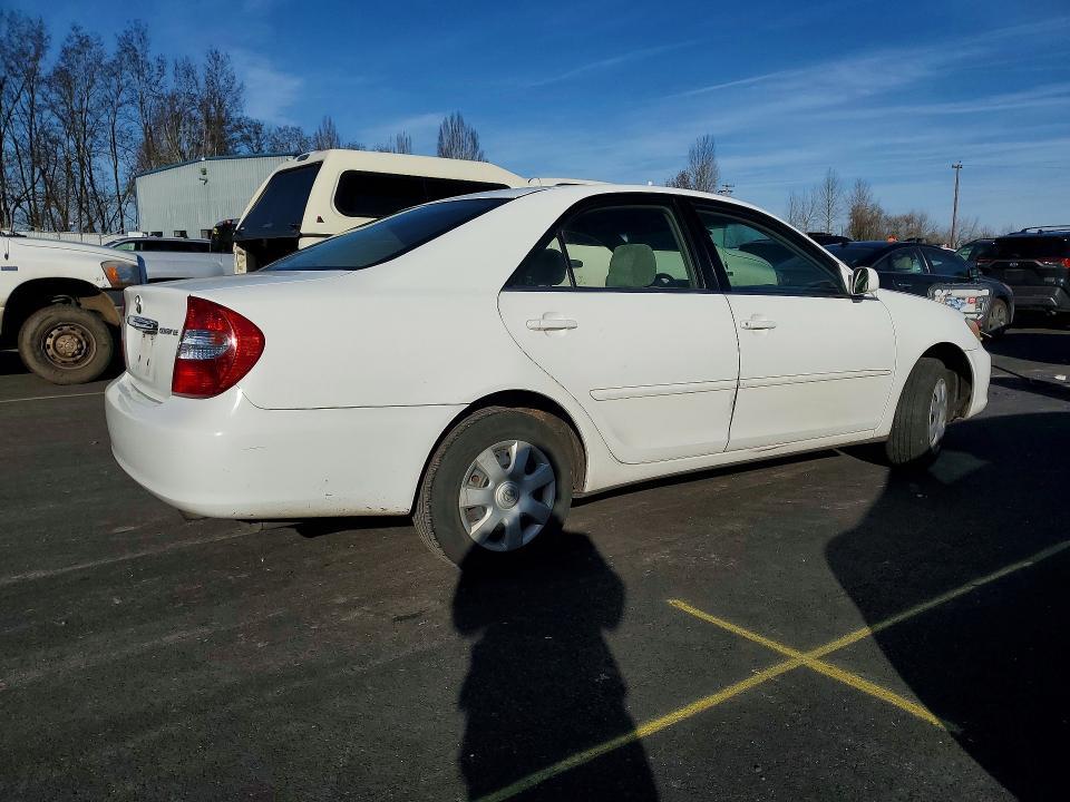 2004 Toyota Camry le