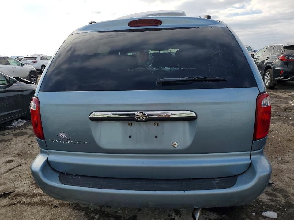 2005 Chrysler Town & Country