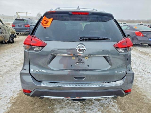 2017 Nissan Rogue sv