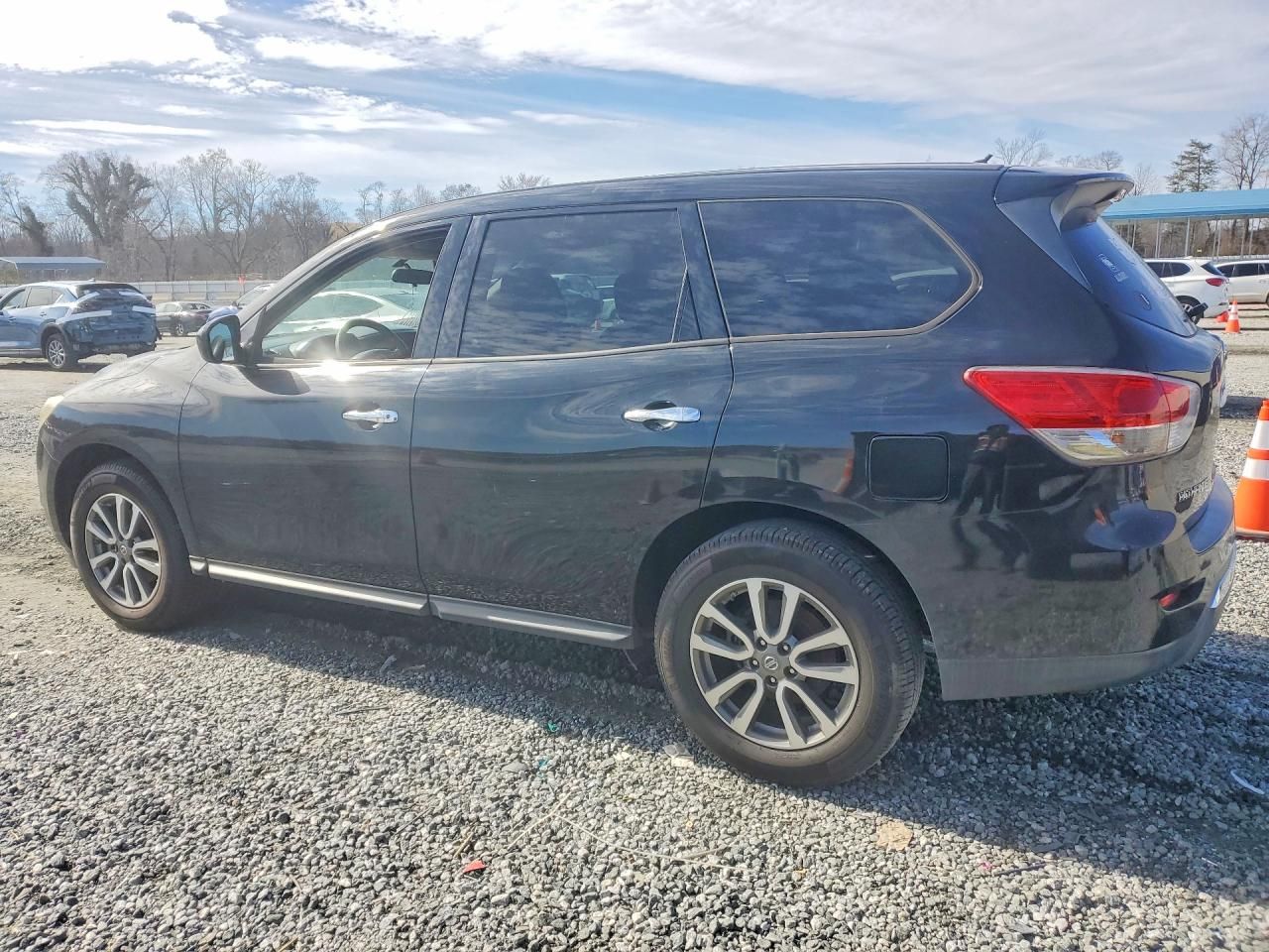 2013 Nissan Pathfinder s