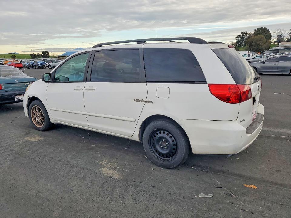 2006 Toyota Sienna le 7 Passenger