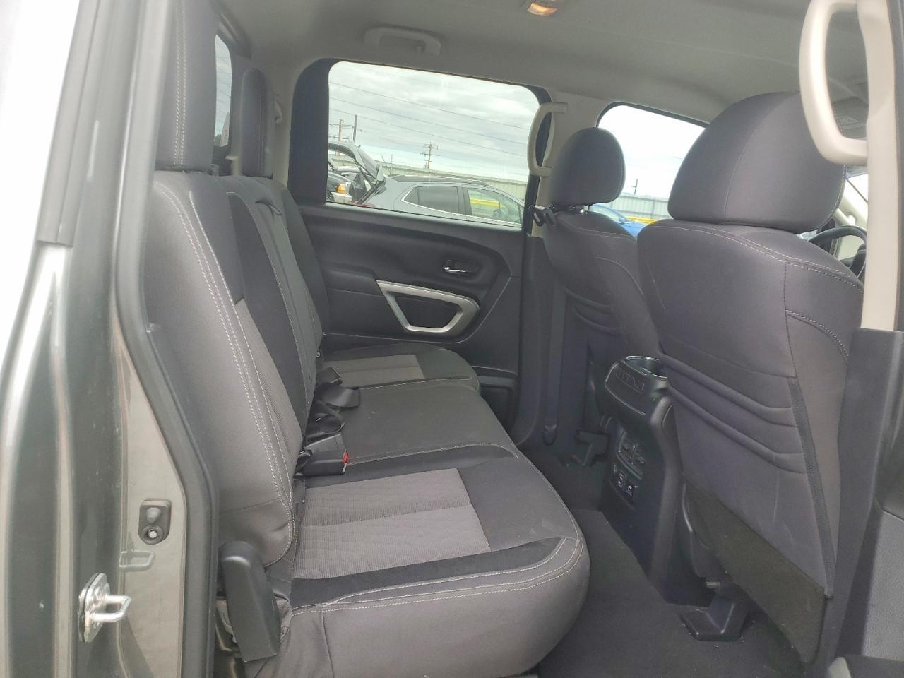 2021 Nissan Titan SV