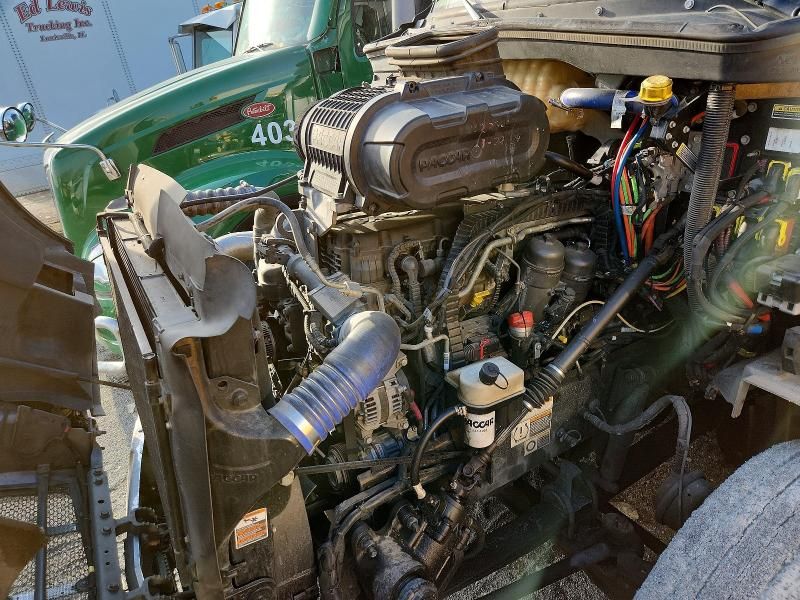 2022 Peterbilt 579 Semi Truck