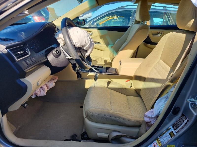 2015 Toyota Camry le