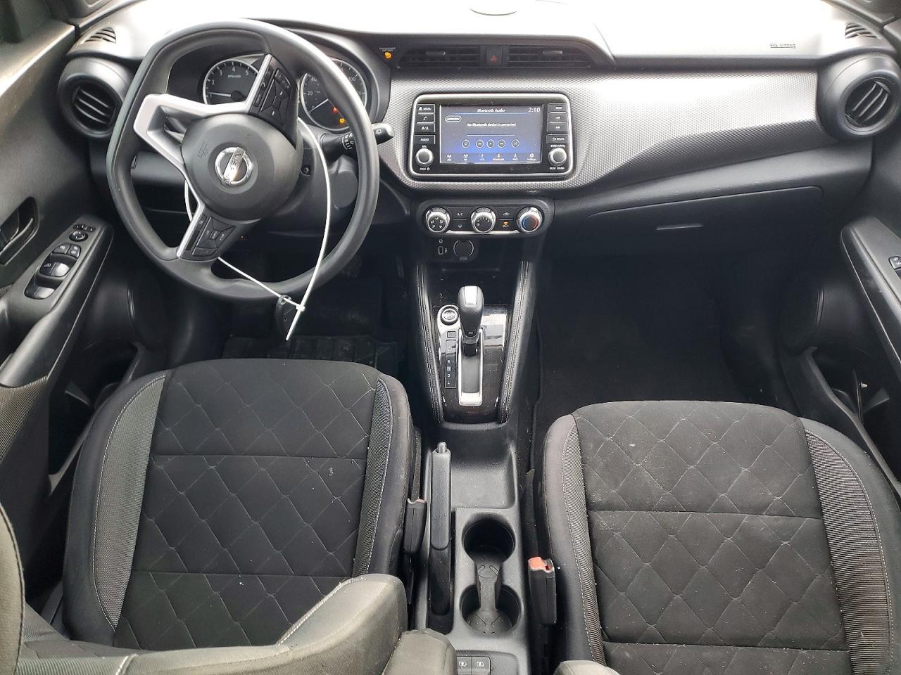 2019 Nissan Kicks s