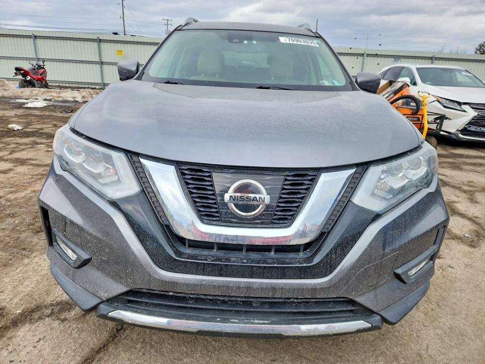 2017 Nissan Rogue sv
