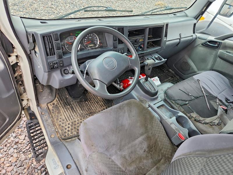 2011 Isuzu NPR BOX Truck