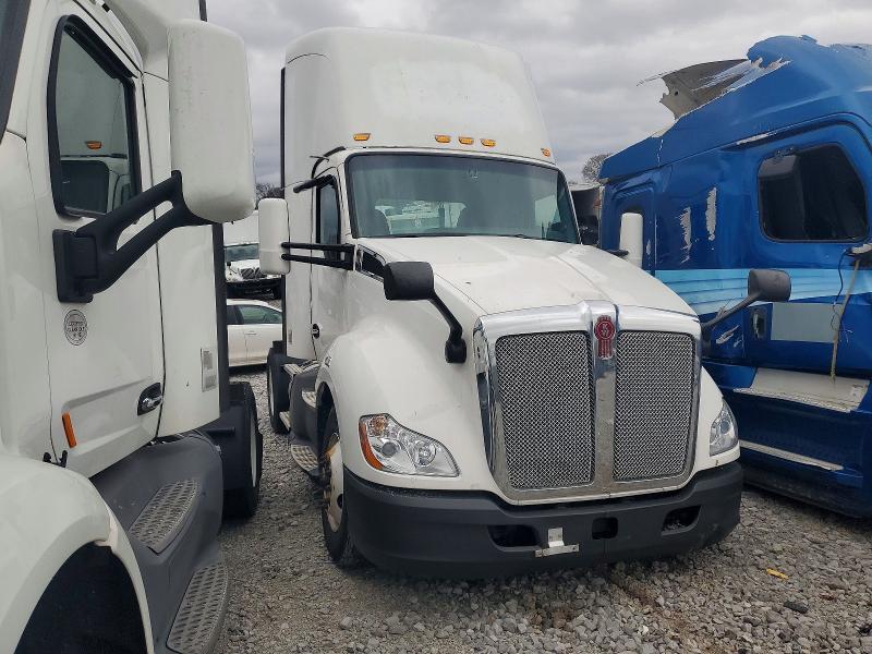 2019 Kenworth T680 Semi Truck