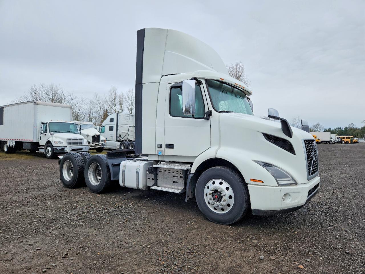 2020 Volvo VNR Semi Truck