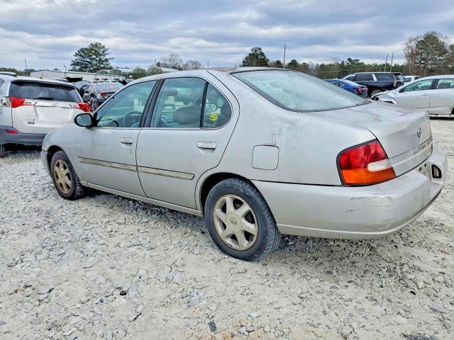 1999 Nissan Altima xe
