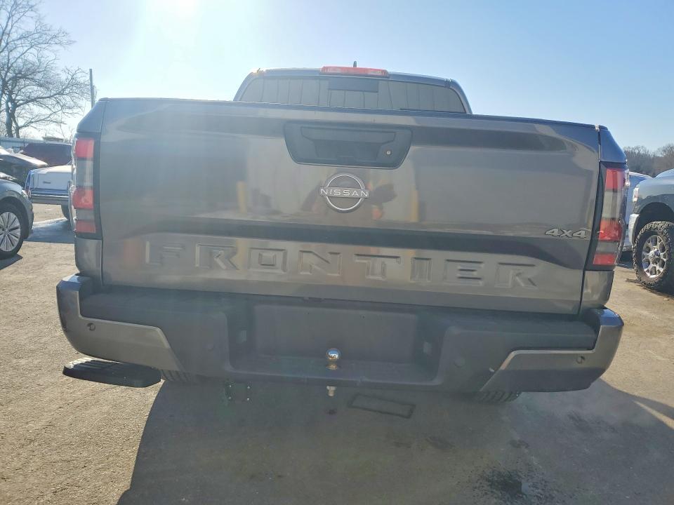 2025 Nissan Frontier s