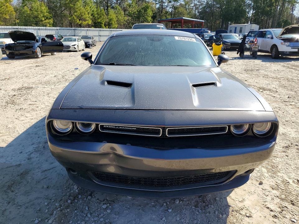 2016 Dodge Challenger sxt