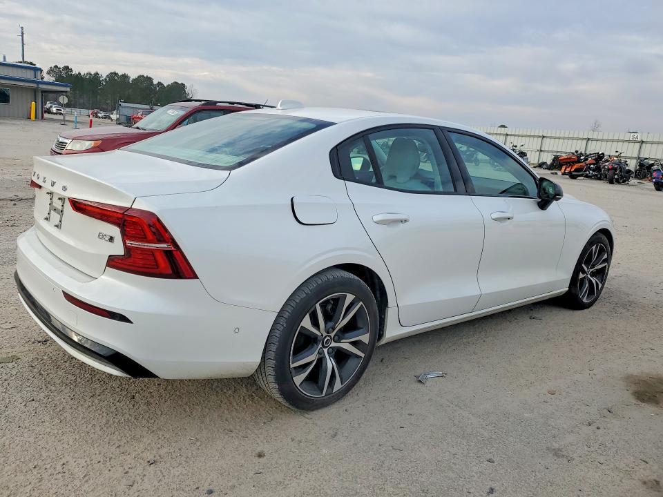 2025 Volvo S60 Plus
