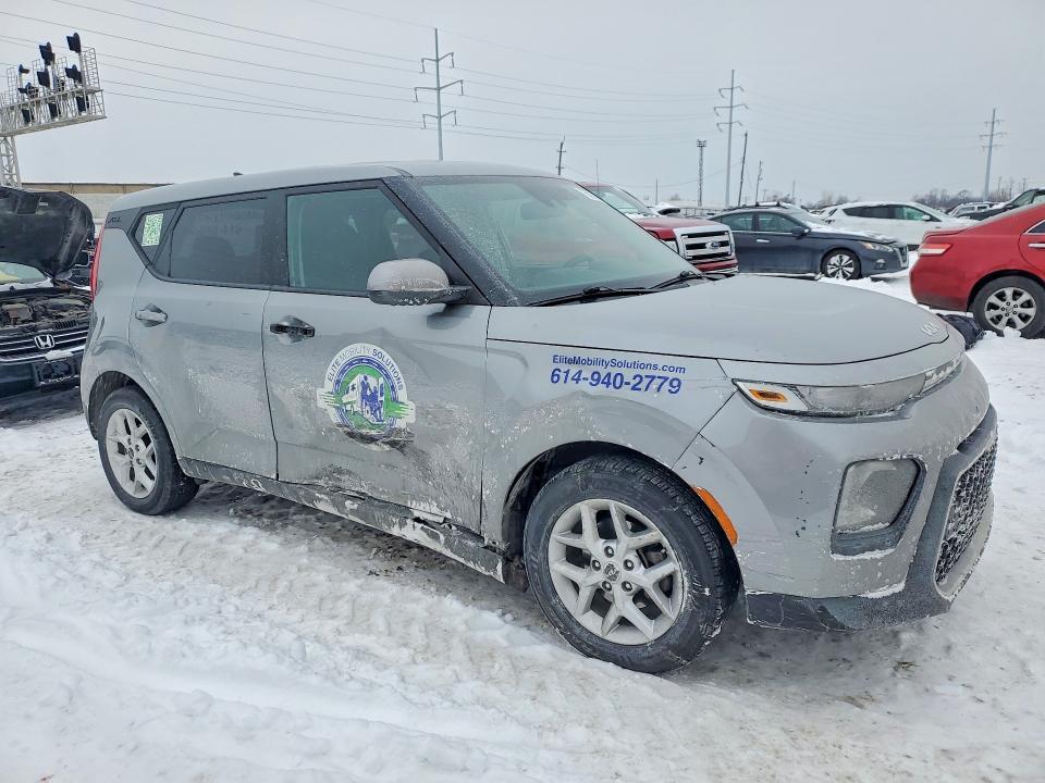 2022 KIA Soul lx