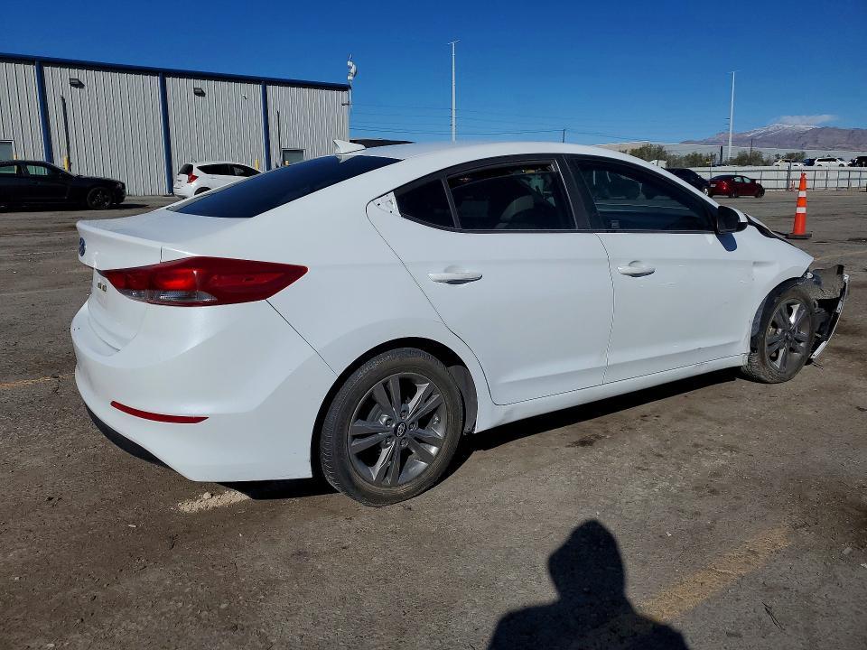 2017 Hyun Elantra gt Automatic