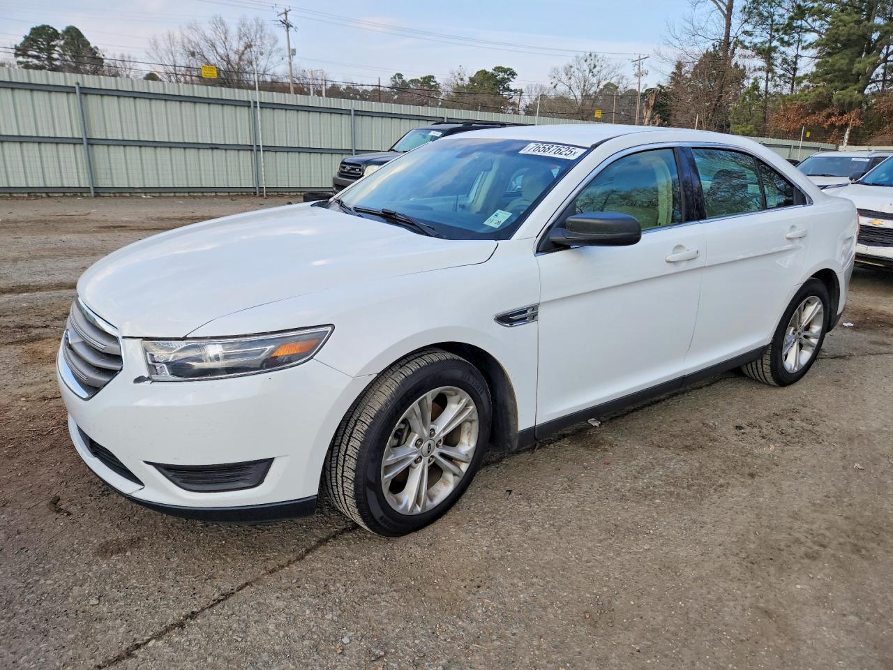 2016 Ford Taurus se