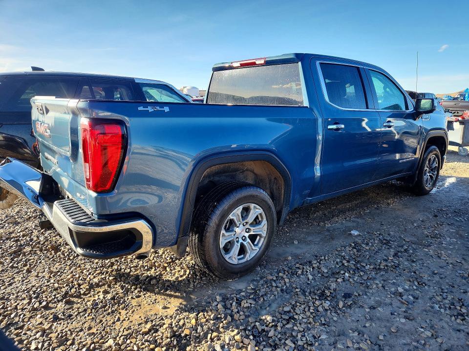 2024 GMC Sierra K1500 slt