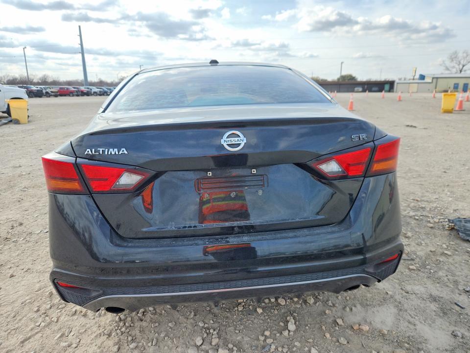2019 Niss Altima sr
