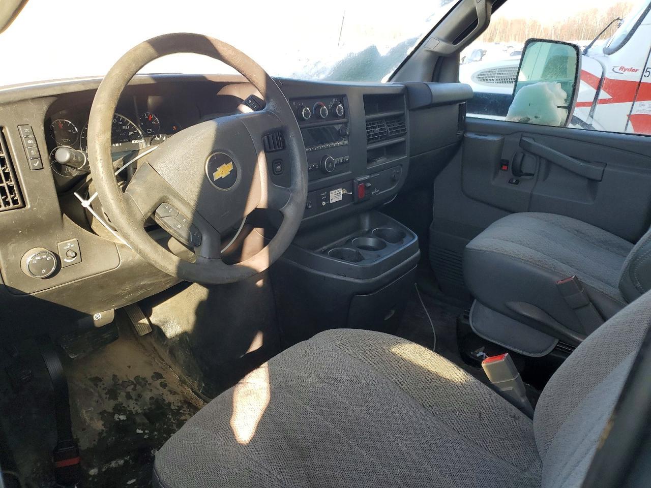 2018 Chevrolet Express BOX Truck