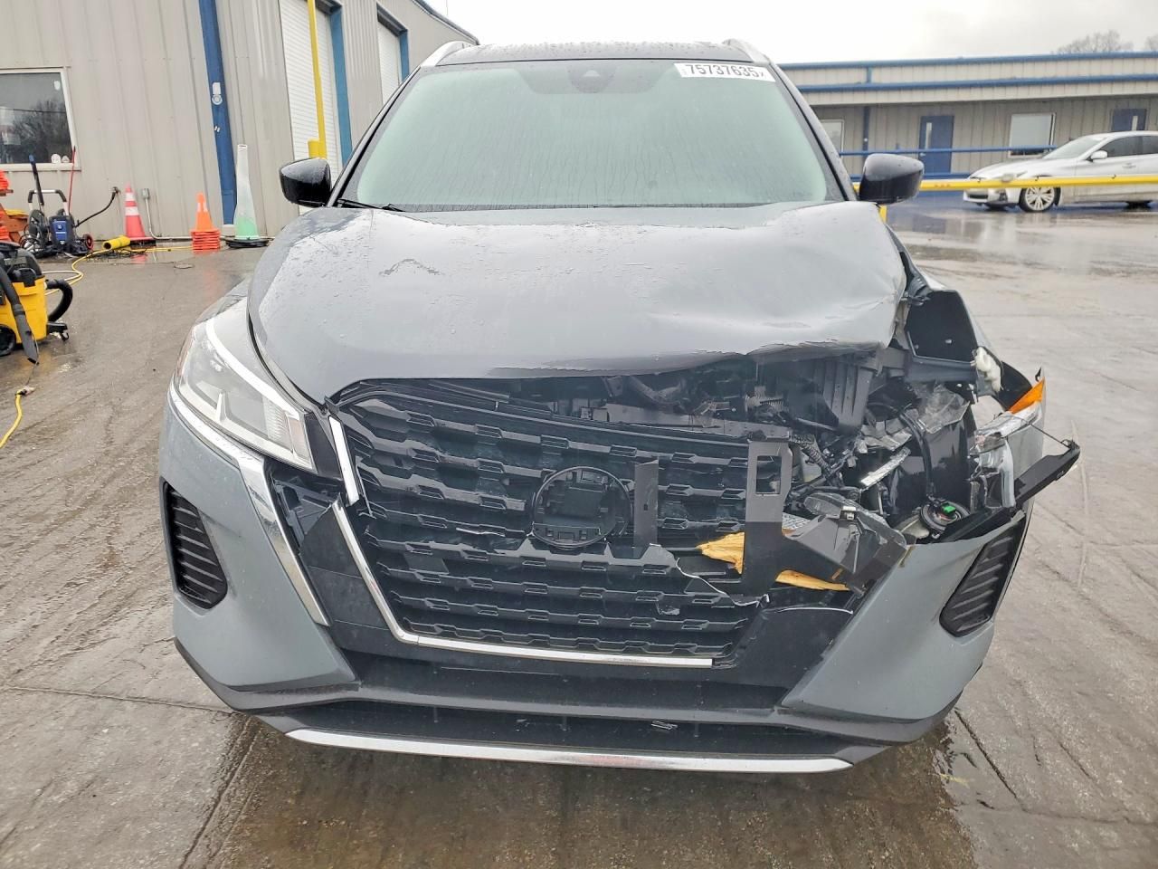 2022 Nissan Kicks sv