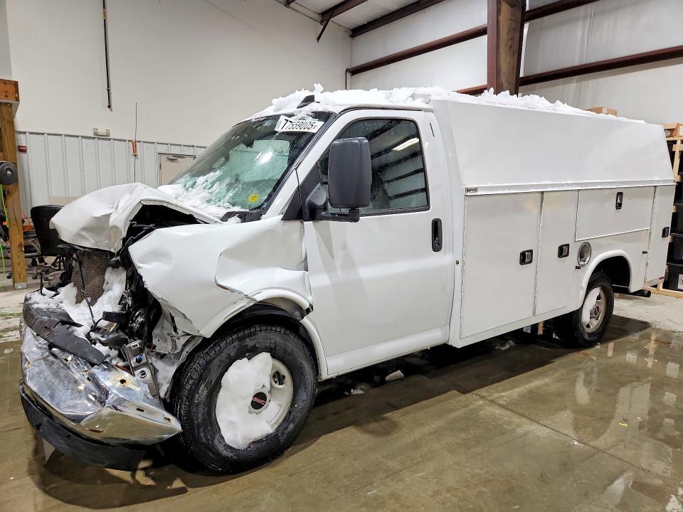 2023 GMC Savana Cutaway G3500