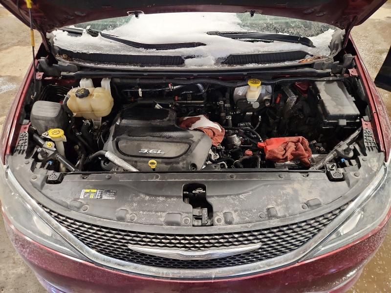 2017 Chrysler Pacifica Touring l