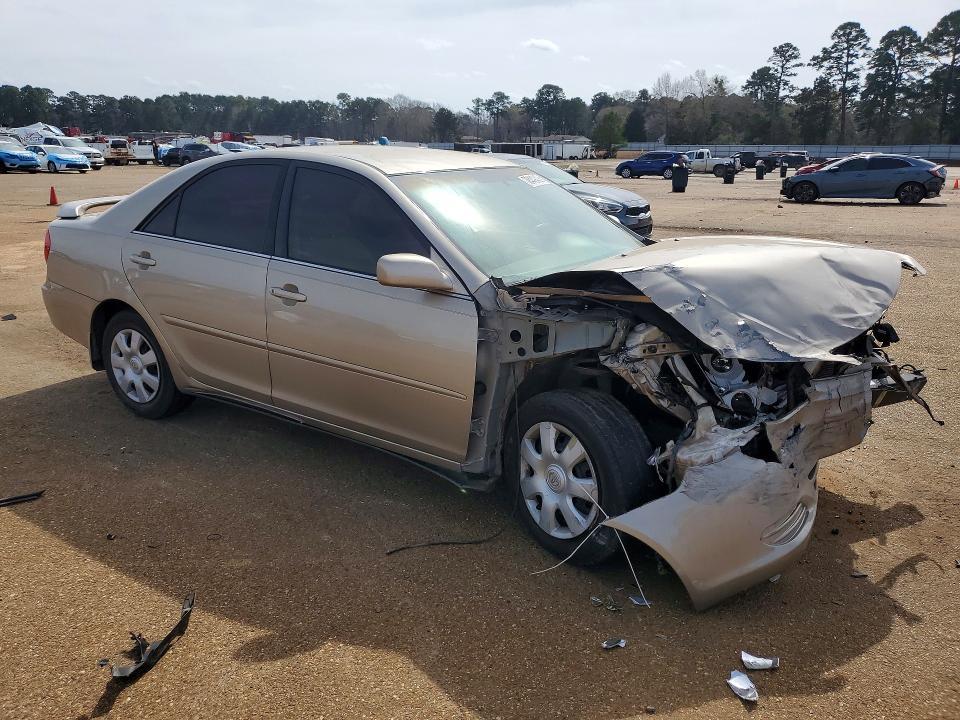 2004 Toyota Camry le