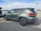2017 Toyota Highlander le