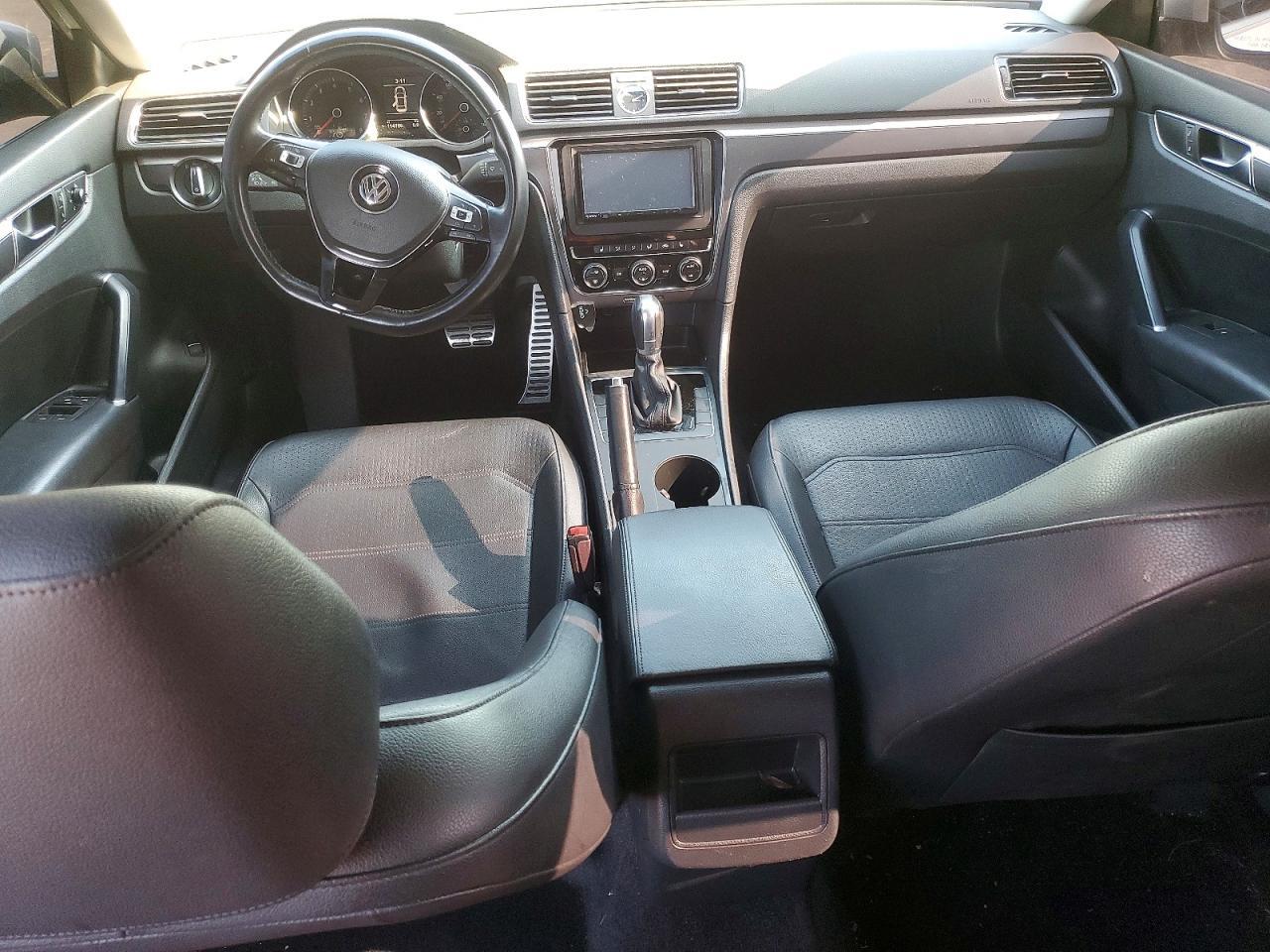 2017 Volkswagen Passat R-line