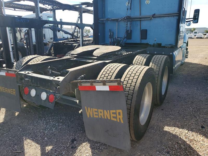 2015 Kenworth T680 Semi Truck