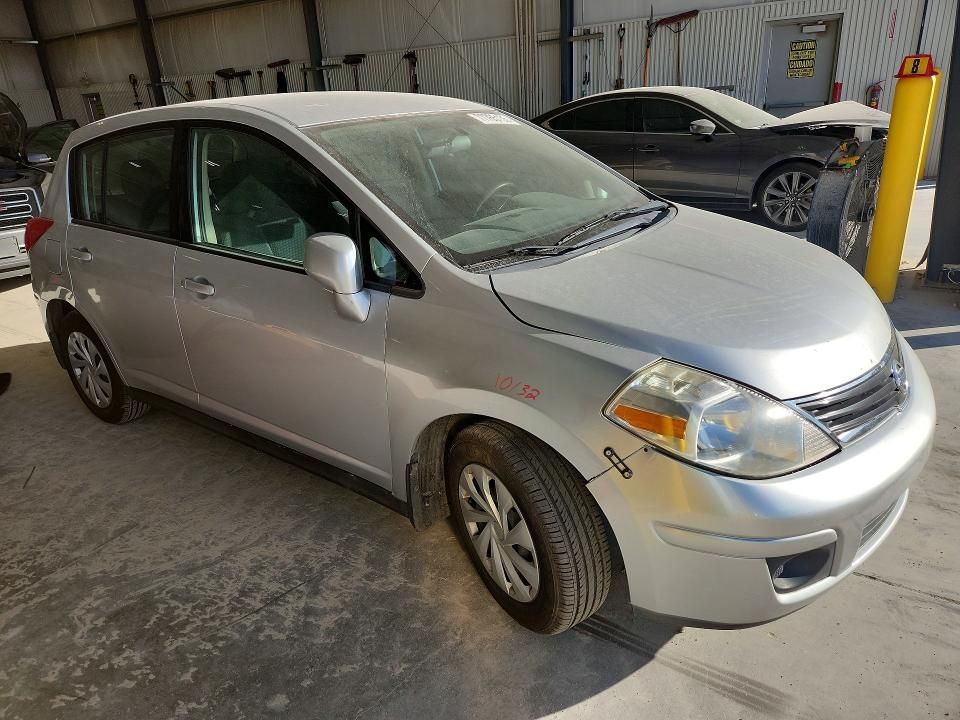 2010 Nissan Versa s