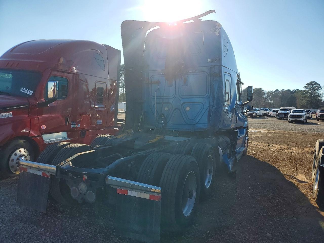 2021 Freightliner Cascadia 126 Semi Truck