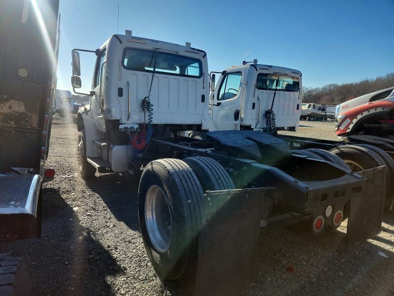 2010 Freigliner 2010 Freightliner Business Class M2 Semi Truck