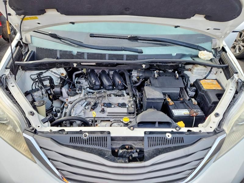 2013 Toyota Sienna xle