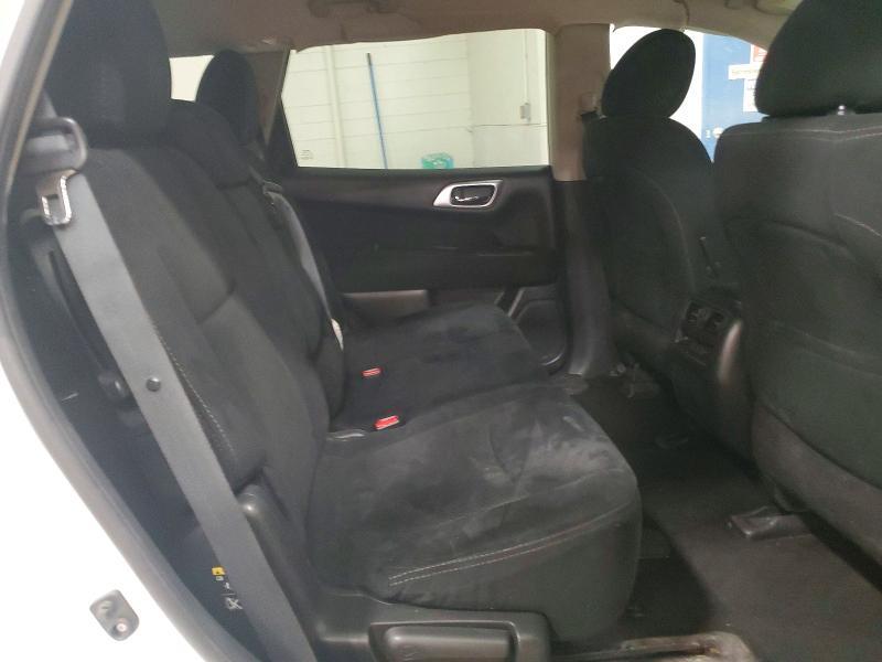 2016 Nissan Pathfinder s