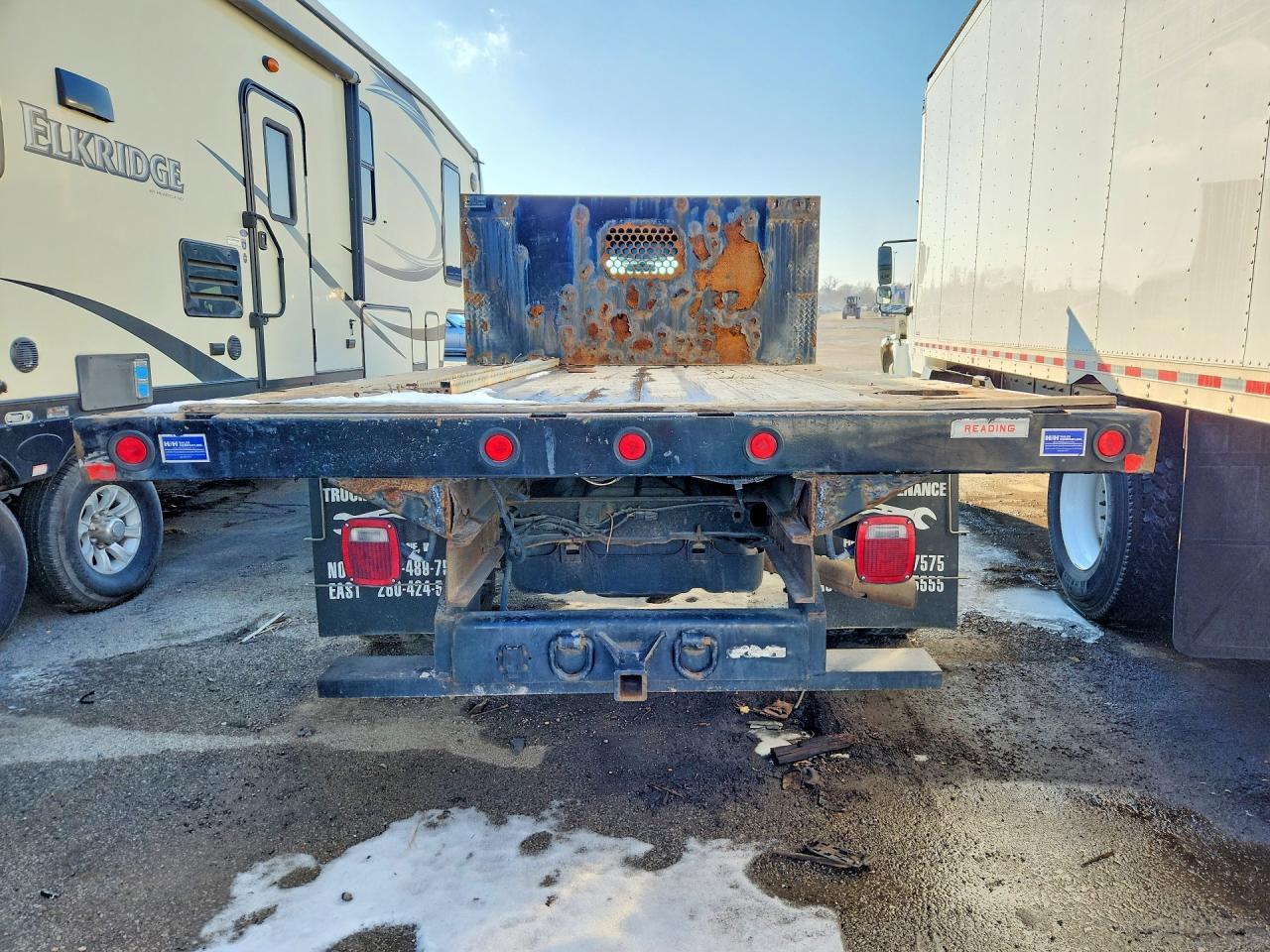 2017 Ford F450 Super Duty Flatbed Truck