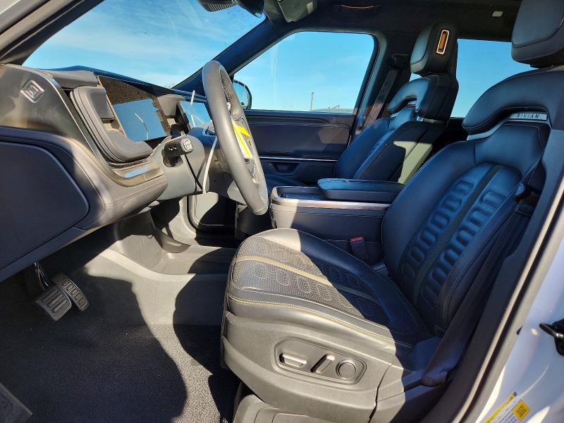 2025 Rivian R1S Adventure