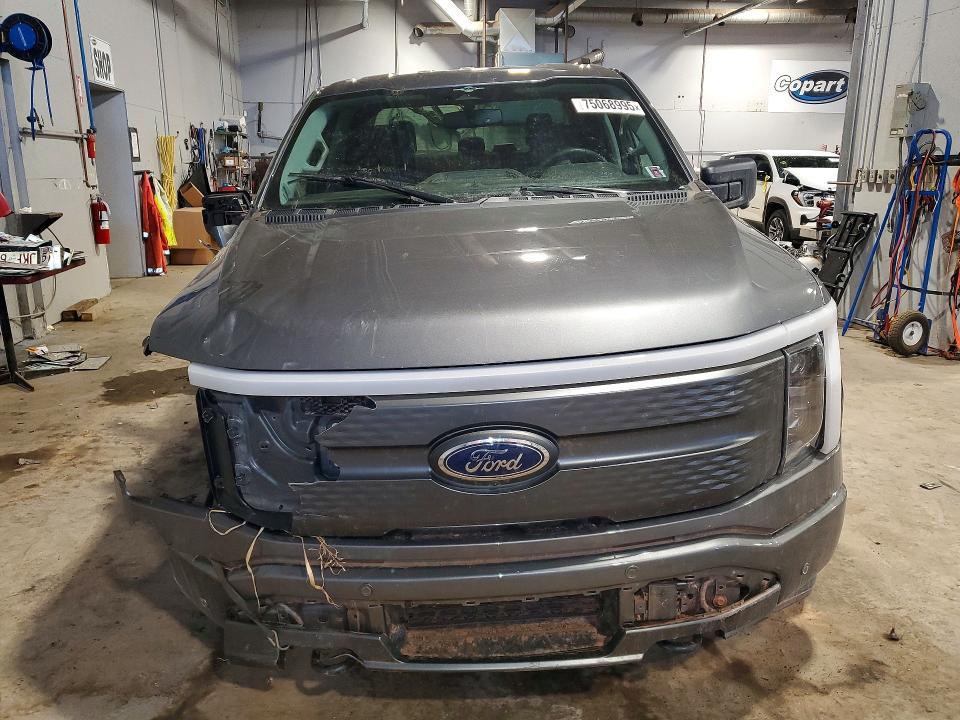 2023 Ford F150 Lightning pro