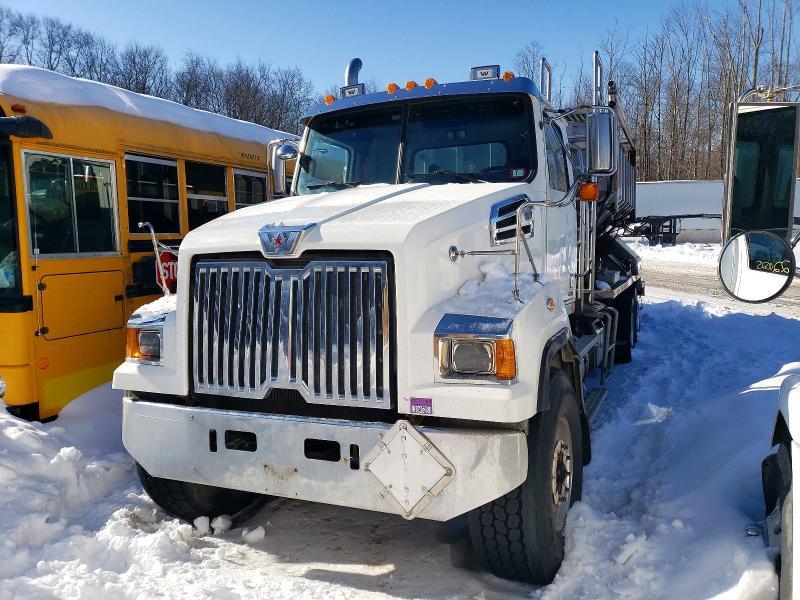 2016 Western Star Convention 4700SF