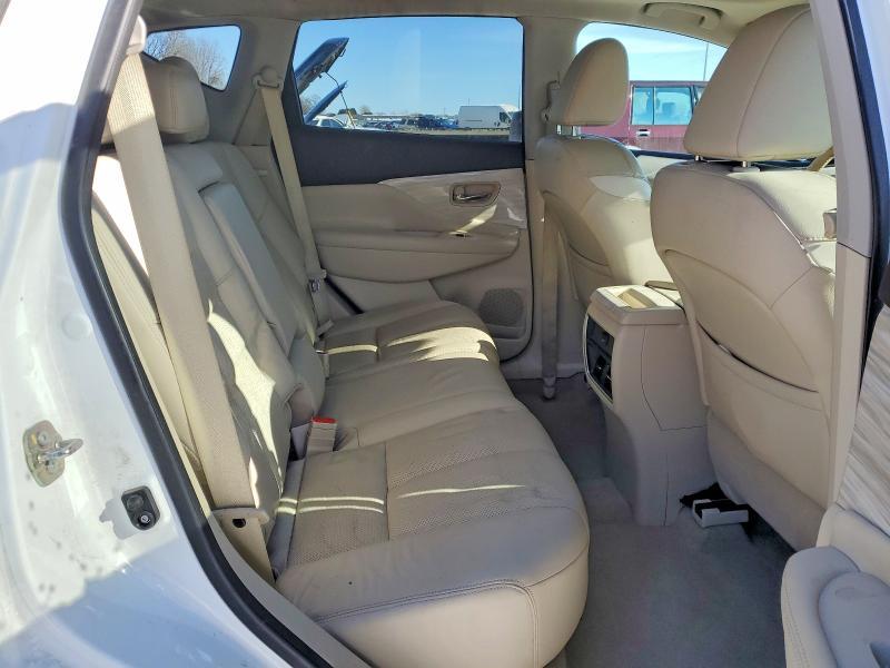 2015 Nissan Murano s