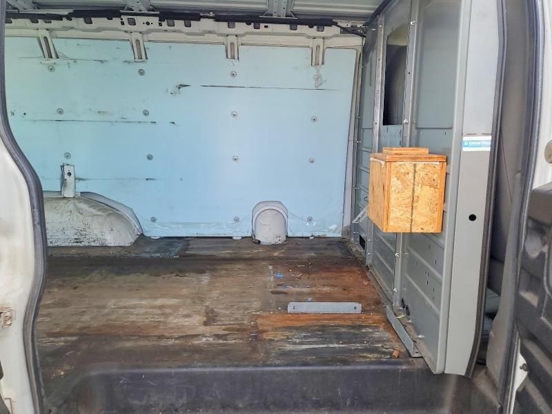 2011 Chevrolet Express 2500 Delivery van