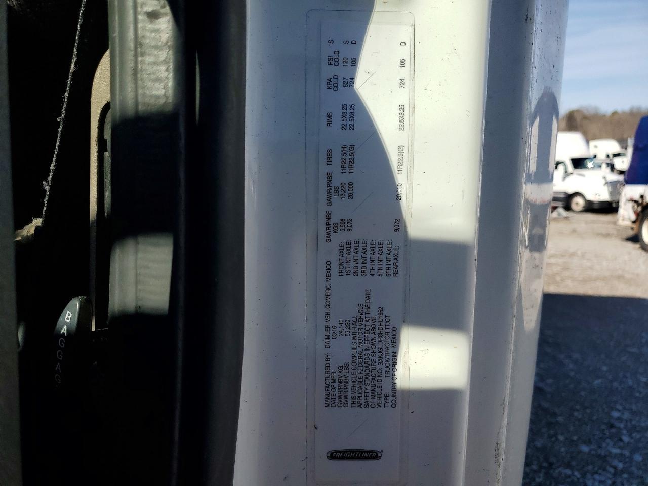 2017 Freightliner Cascadia 125 Semi Truck