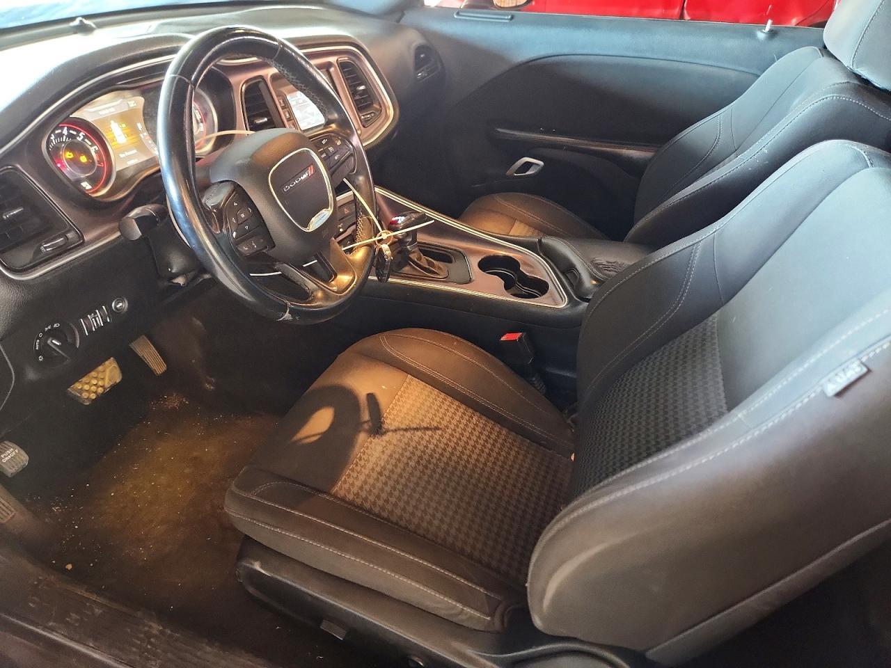 2015 Dodge Challenger sxt