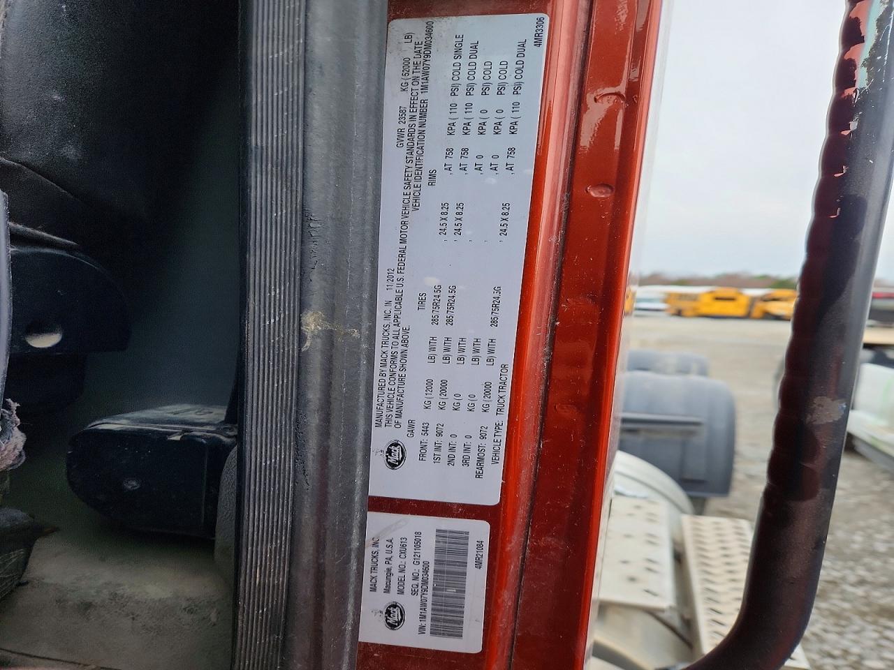 2013 Mack CXU613 Semi Truck