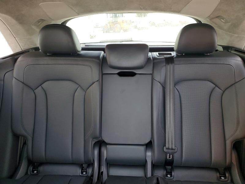 2019 Audi Q8 Prestige